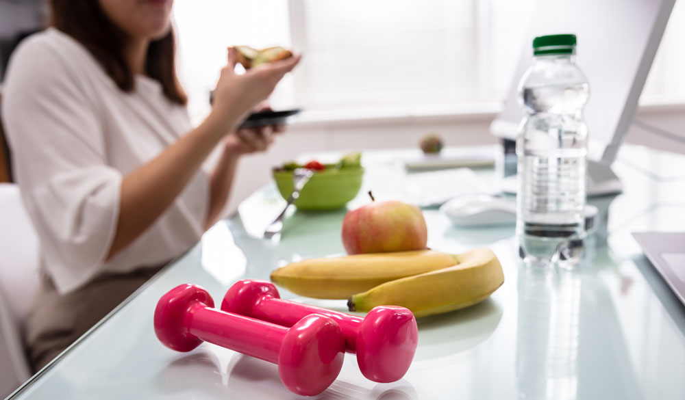 Regelmäßige Bewegung und eisenreiche Ernährung im Alltag